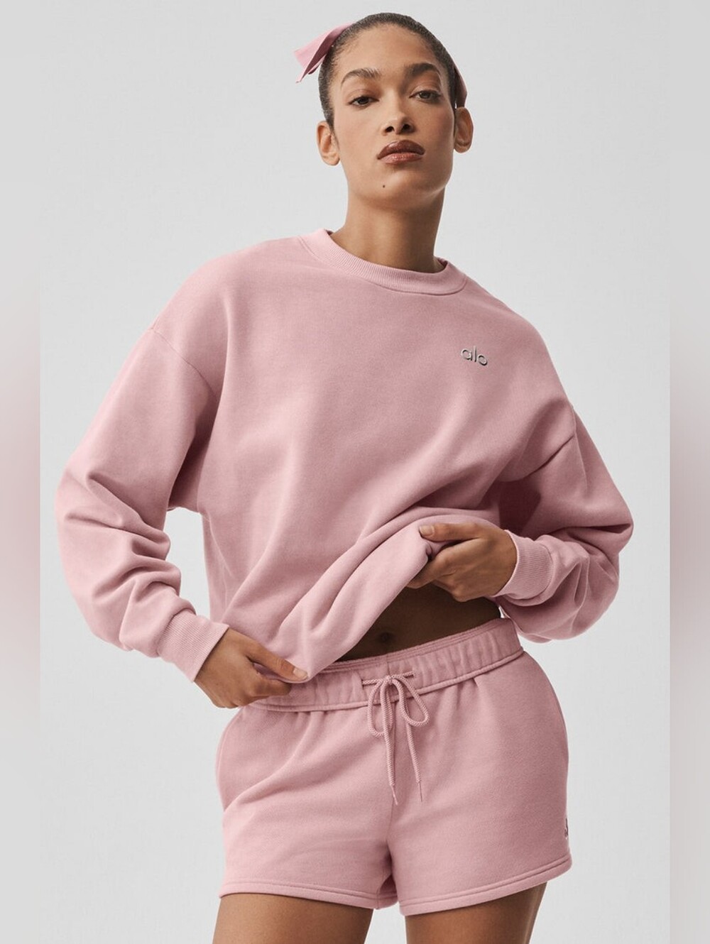 Alo Yoga Accolade Crew Neck Pullover